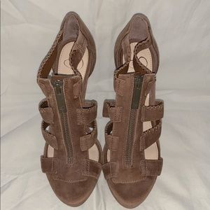Nw Jessica Simpson Saylor Brown Zipped high heel pump’s sandals
